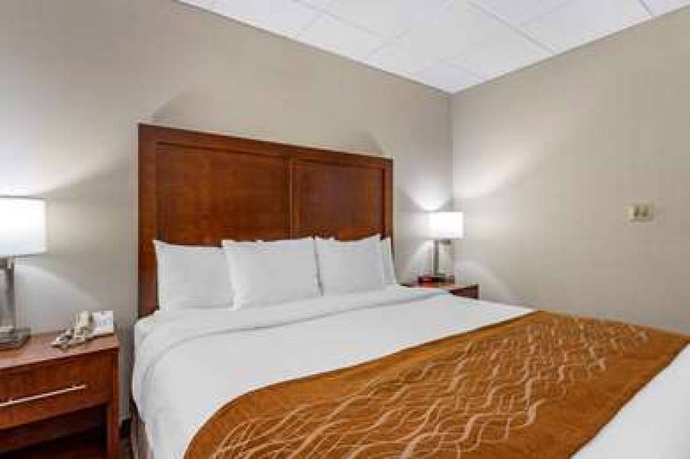 COMFORT INN SYOSSET-LONG ISLAND 10