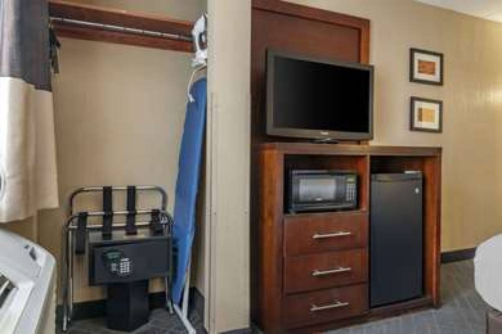 Comfort Inn University 8