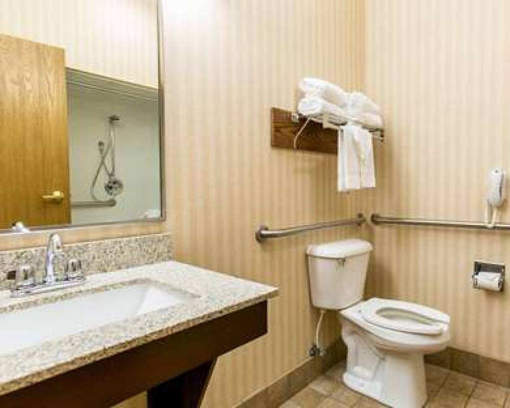 Comfort Inn Warrensburg Station 7