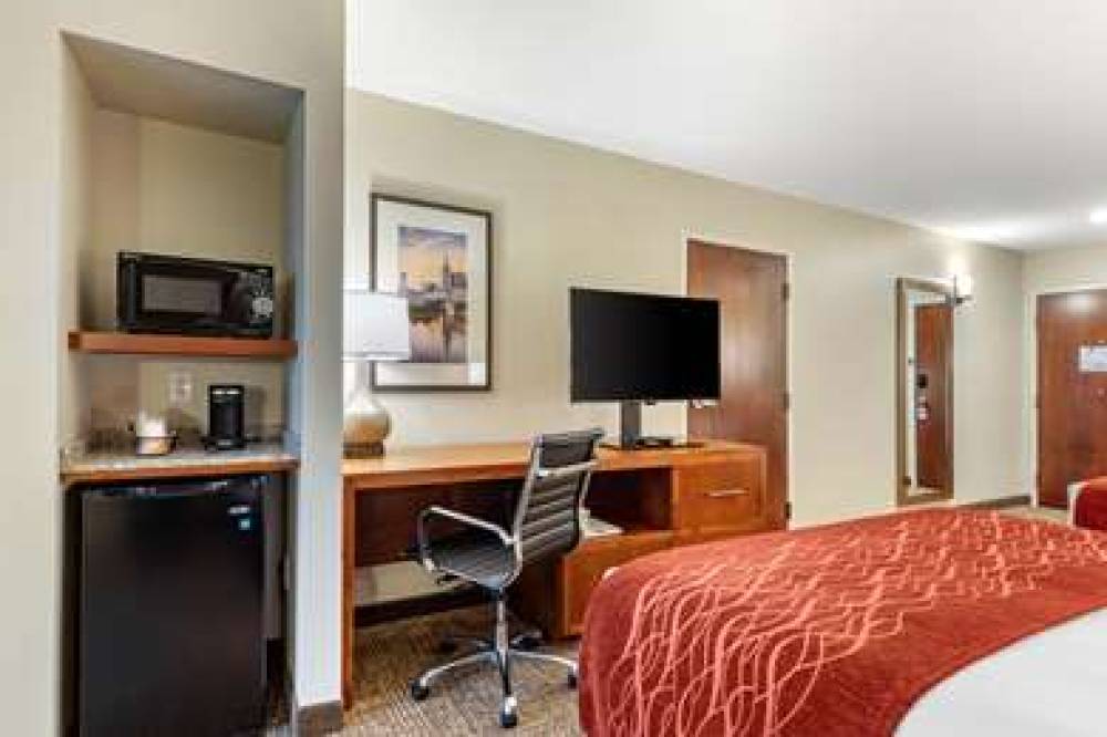 COMFORT INN WHITE HOUSE 8