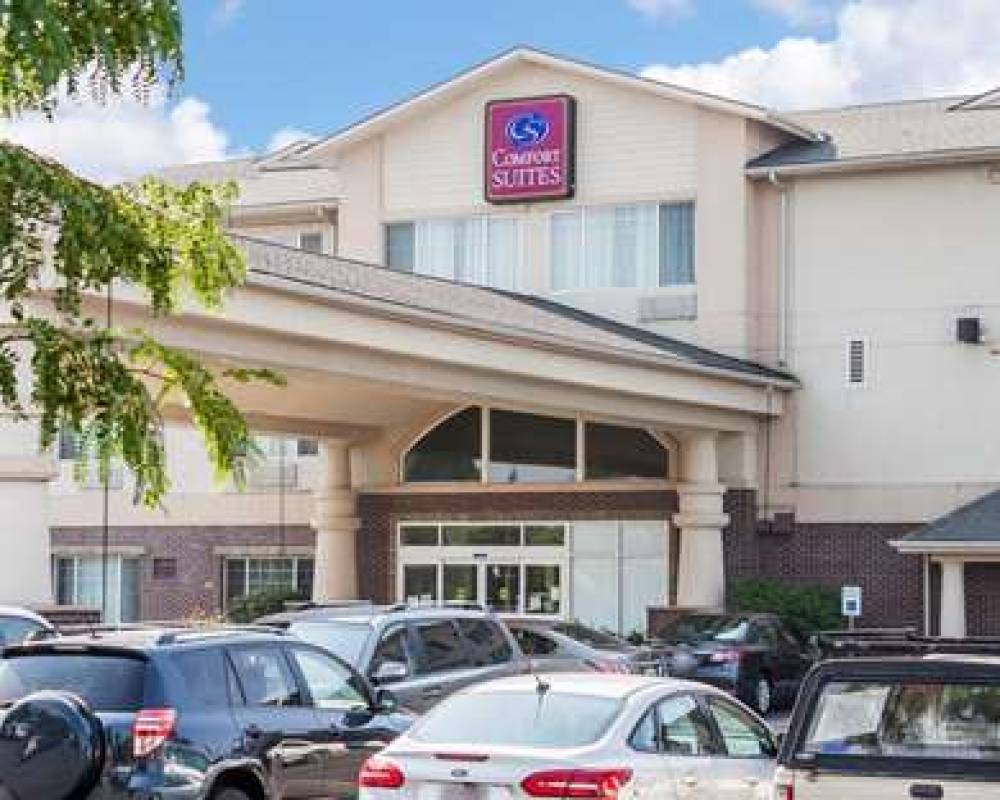 Comfort Suites Airport 3