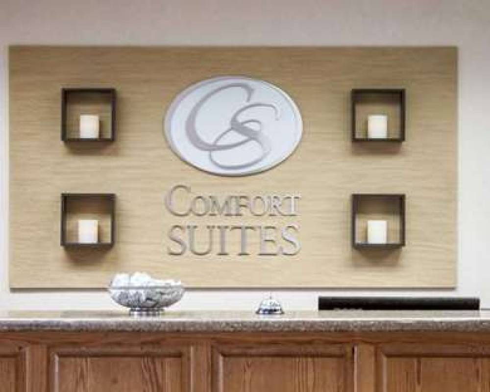 Comfort Suites Airport 6