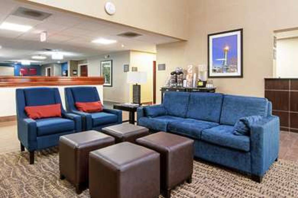 Comfort Suites Airport 5