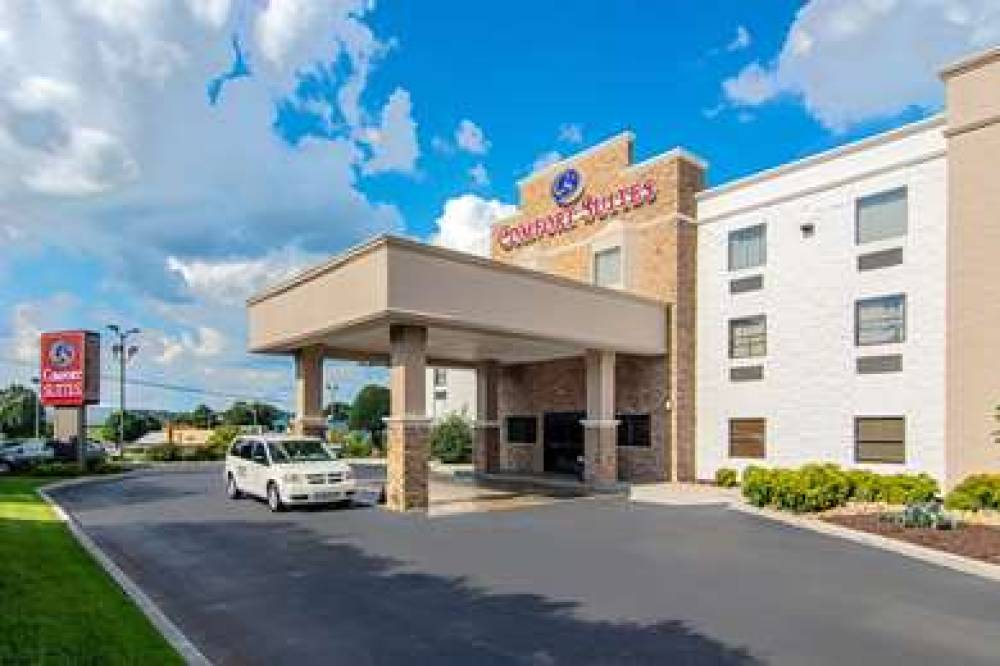 Comfort Suites Airport 1