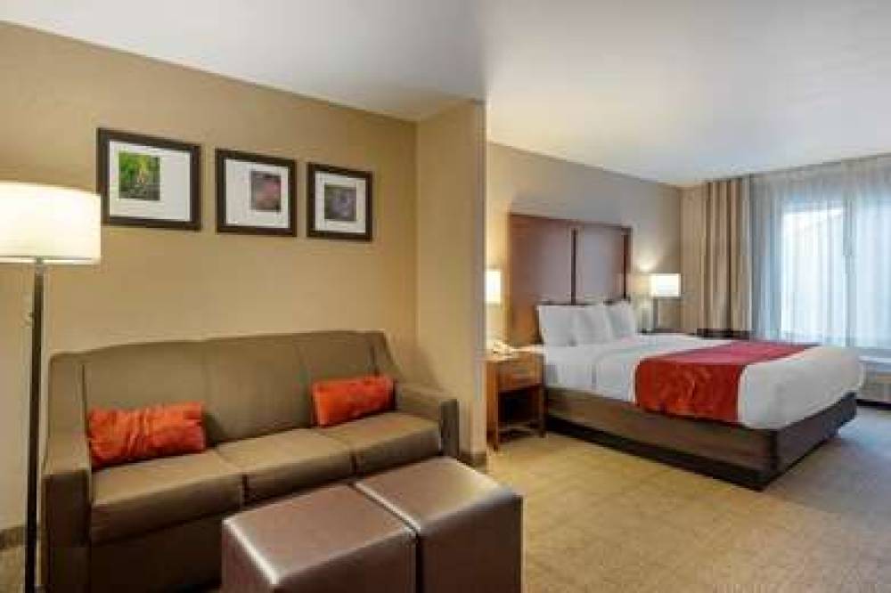 Comfort Suites Anchorage International Airport 9