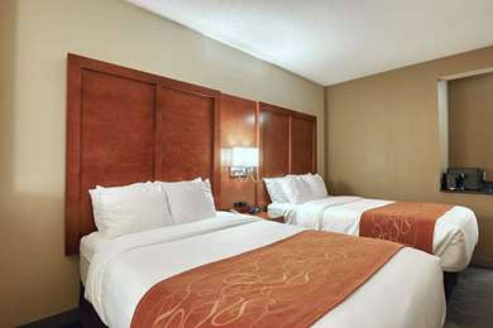 Comfort Suites Appleton Airport 7