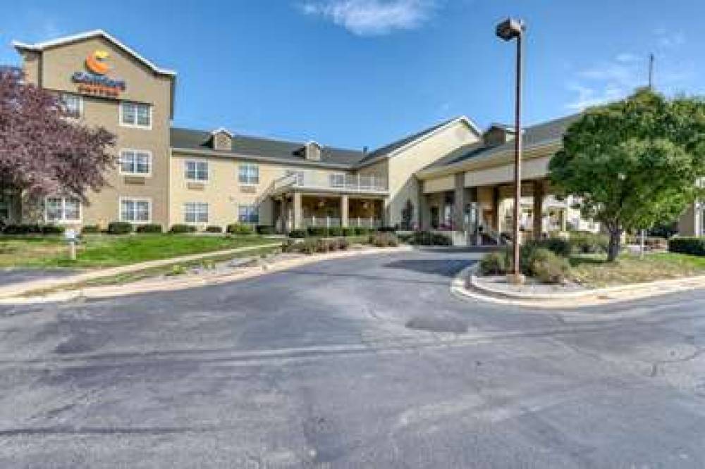 Comfort Suites Appleton Airport 2