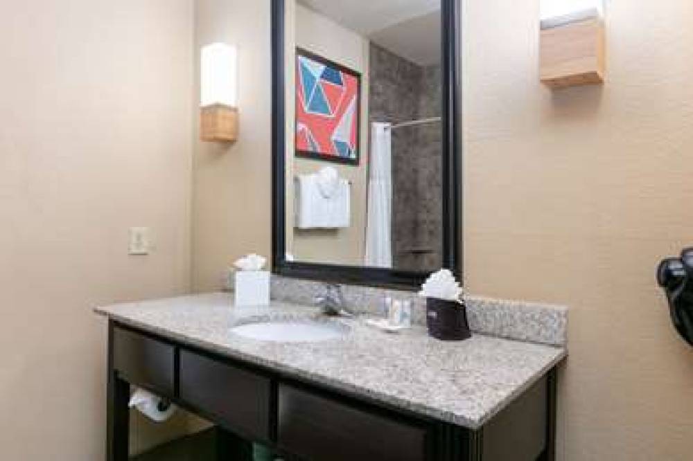 Comfort Suites Arlington - Entertainment District 6