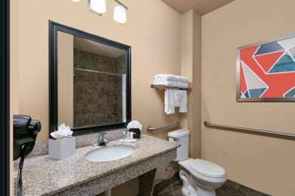 Comfort Suites Arlington - Entertainment District 7