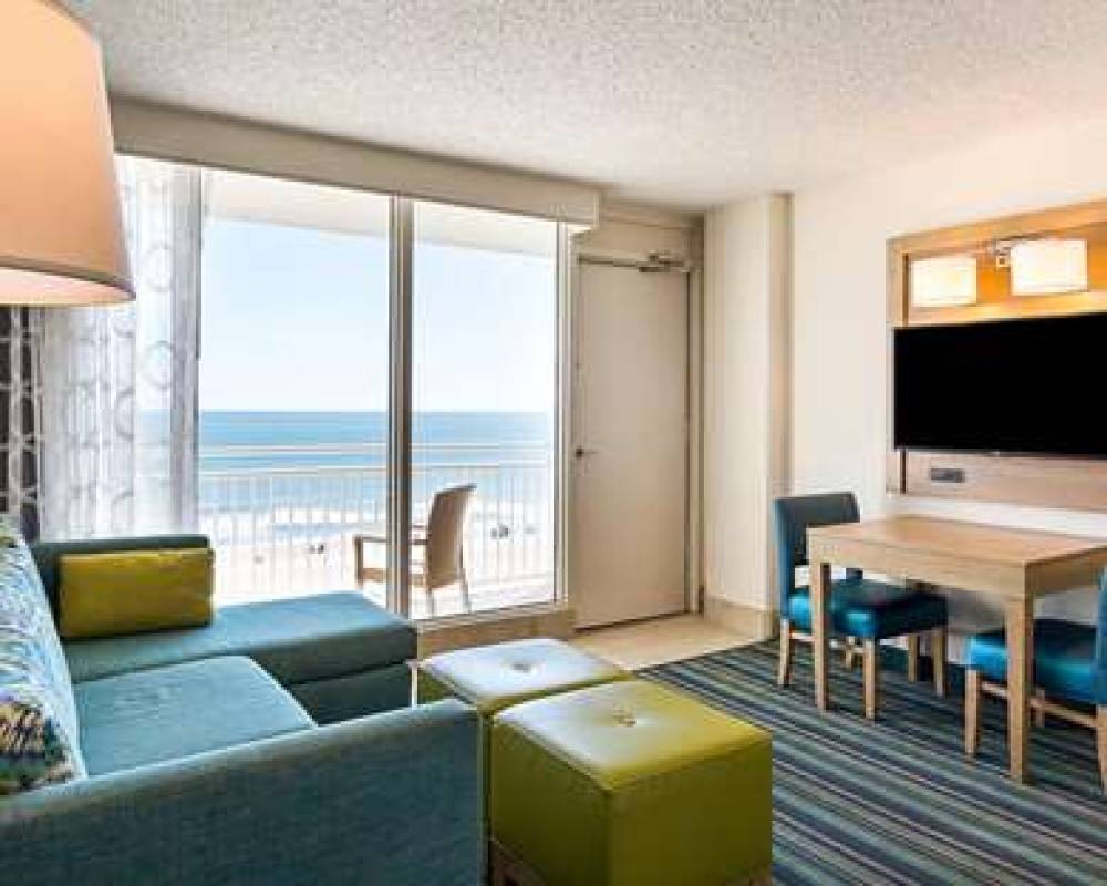 COMFORT SUITES BEACHFRONT 10