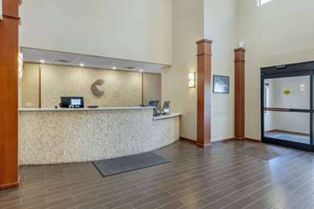 Comfort Suites Brownsburg 6