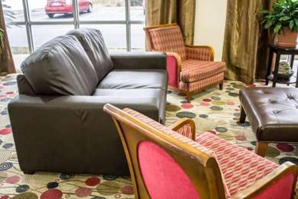 Comfort Suites Brunswick 4