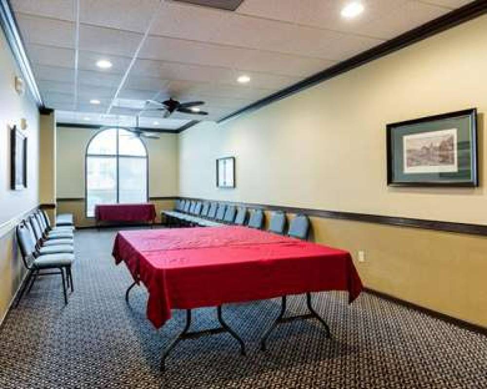 Comfort Suites Bush Intercontinental Airport 9