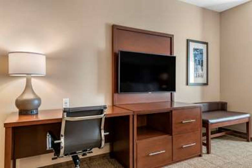 COMFORT SUITES CAMP HILL-HARRISBURG 9