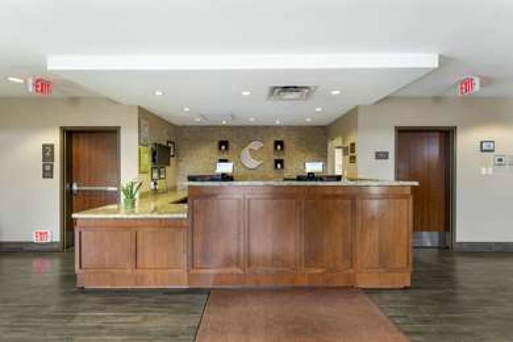 Comfort Suites Carlsbad 3