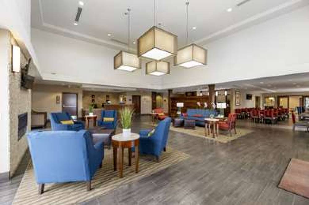 Comfort Suites Carlsbad 4