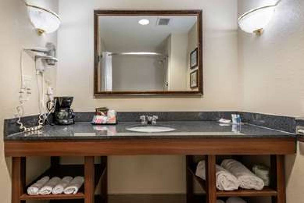 Comfort Suites Cincinnati Airport 6