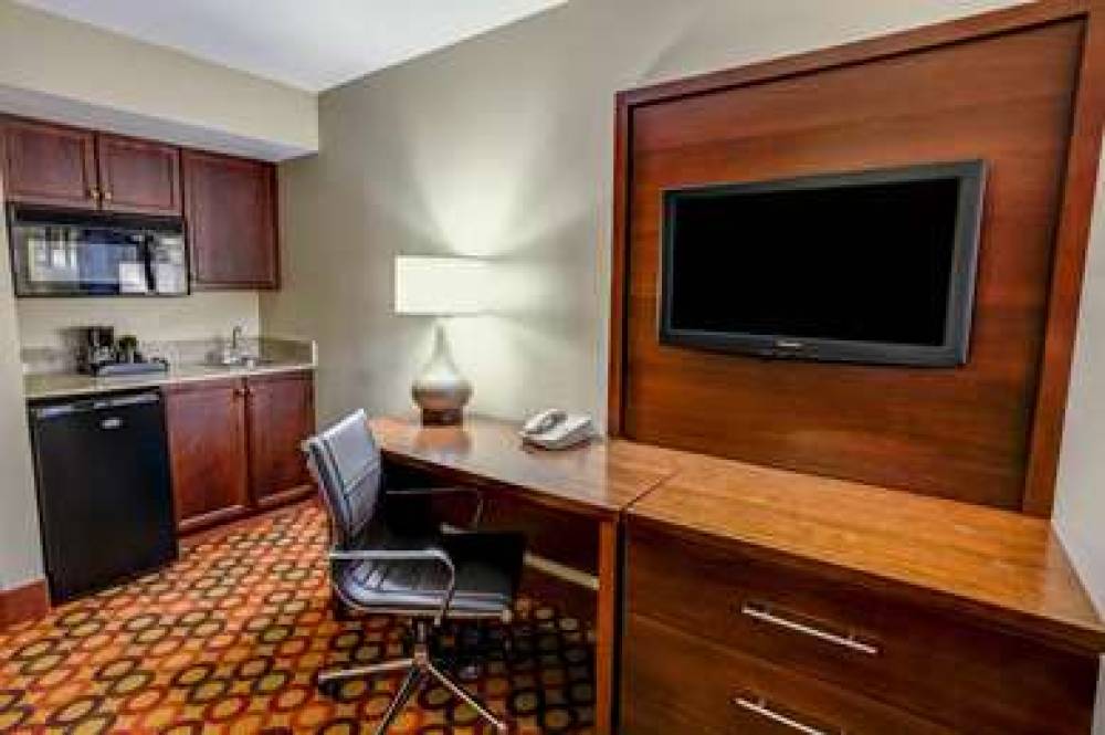 Comfort Suites Concord Mills 8