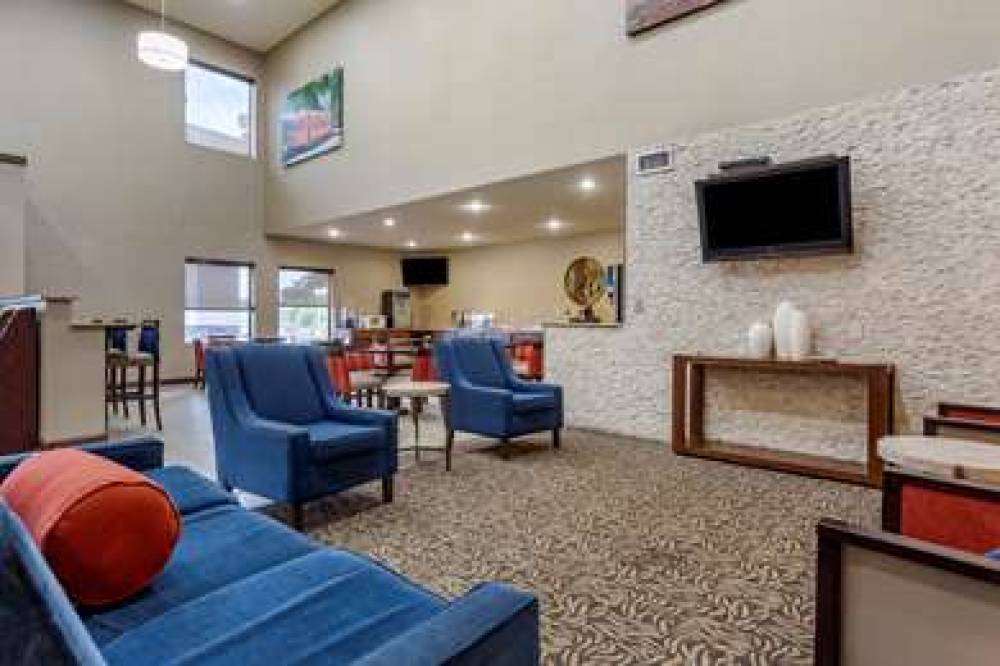 COMFORT SUITES CORDOVA 5