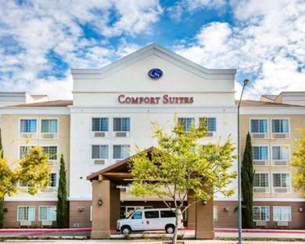 Comfort Suites 1