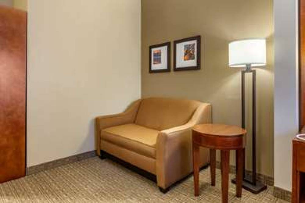 Comfort Suites 7