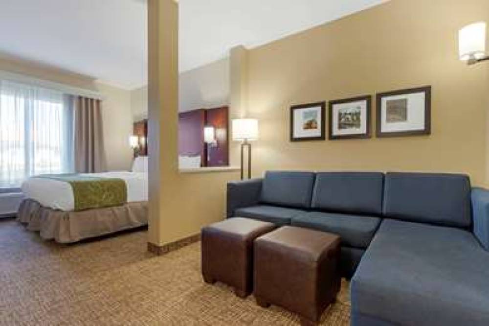 Comfort Suites 10