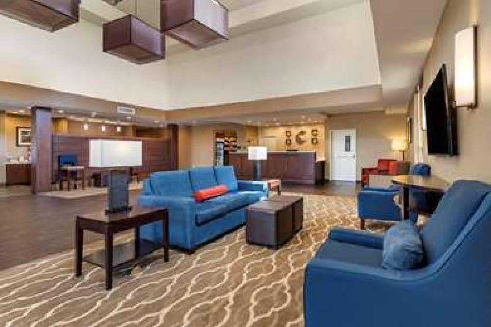 Comfort Suites 4