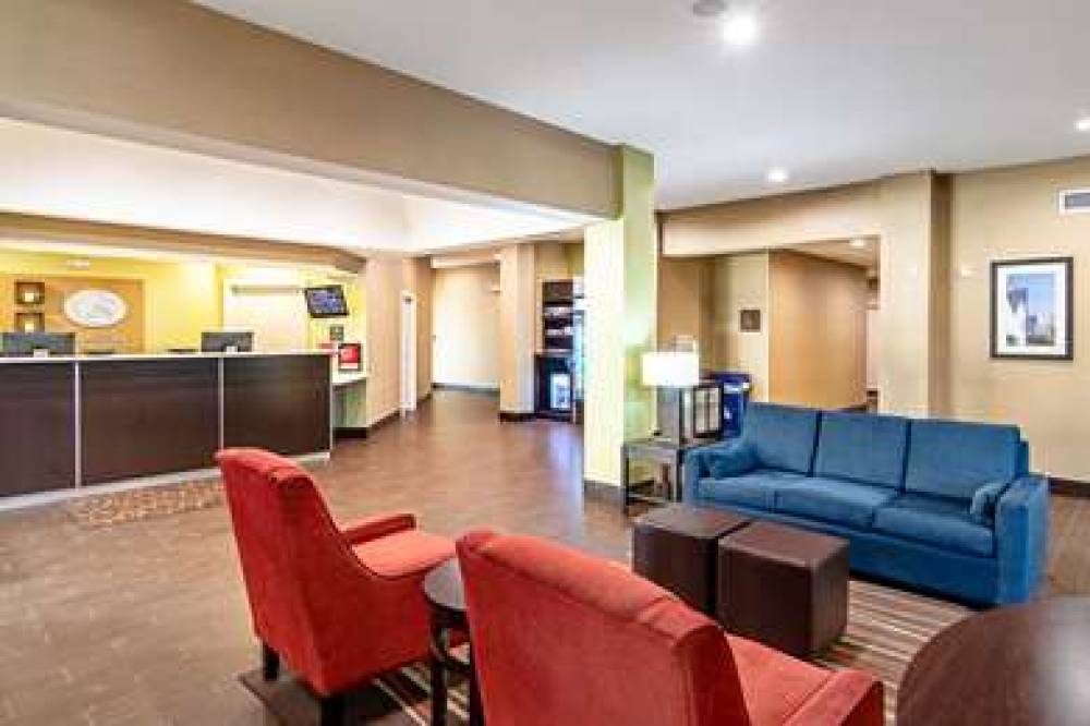 COMFORT SUITES DALLAS 9