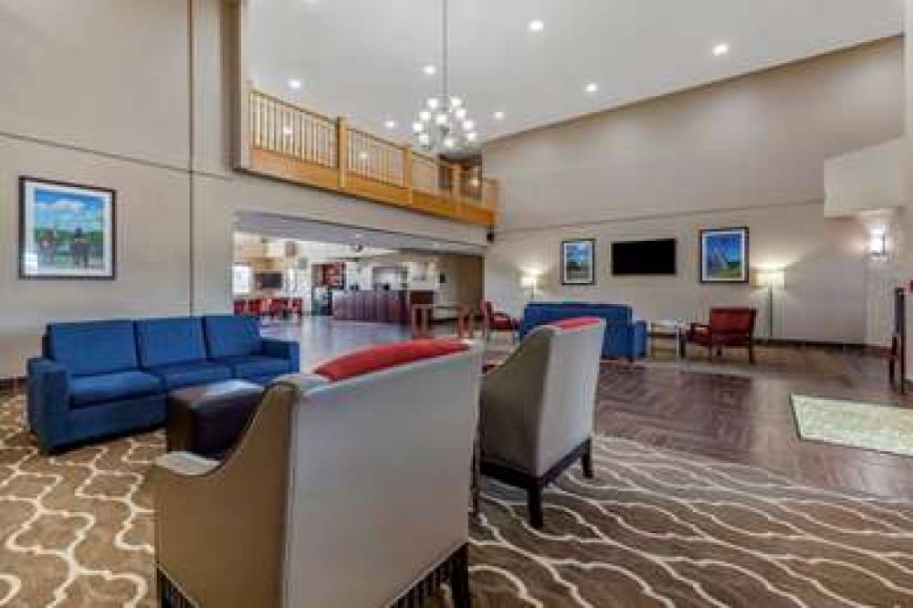 Comfort Suites Delavan - Lake Geneva Area 4