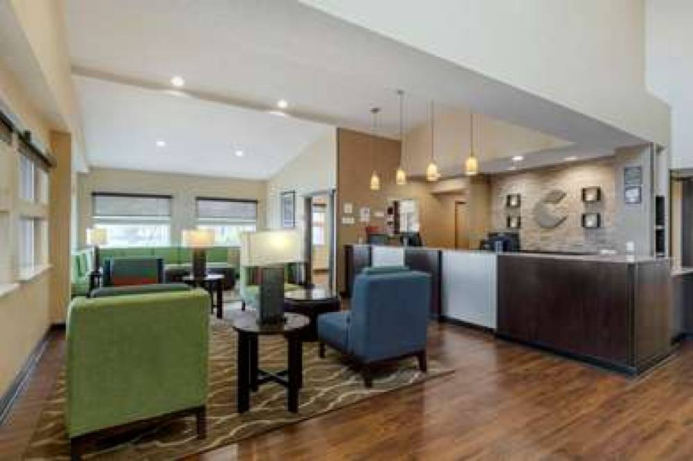 Comfort Suites DFW Airport 7