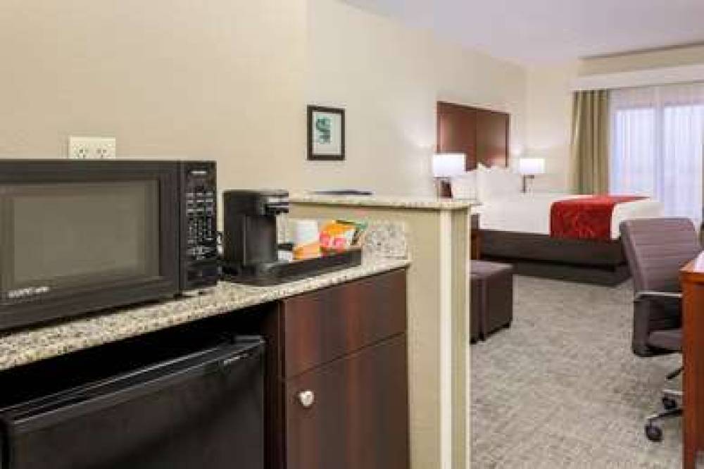 Comfort Suites DFW N/Grapevine 8