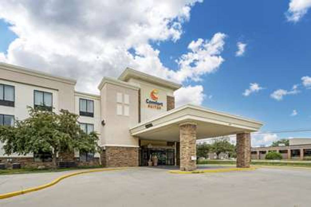 Comfort Suites East 1