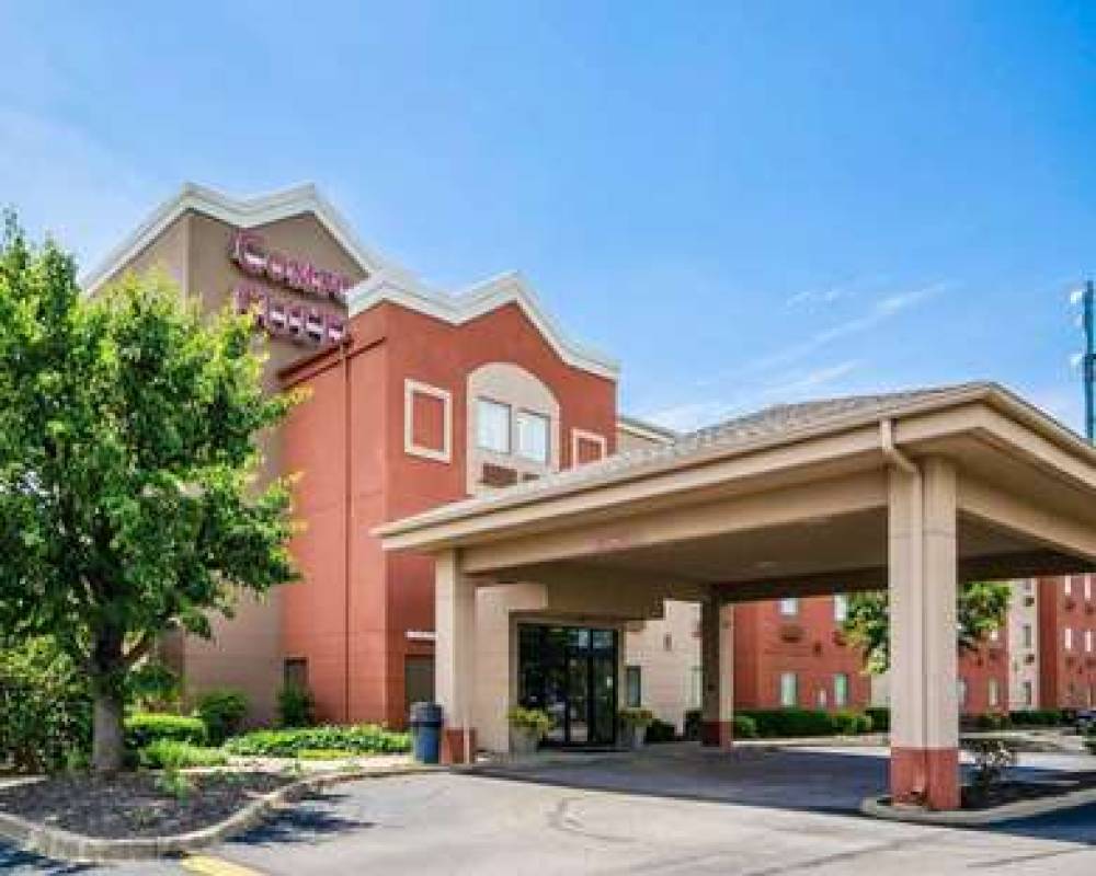 Comfort Suites East 1