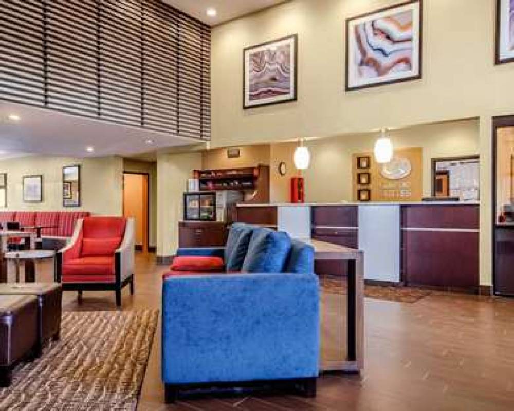 Comfort Suites East 5