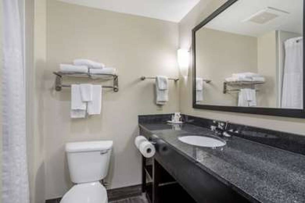 Comfort Suites East 5