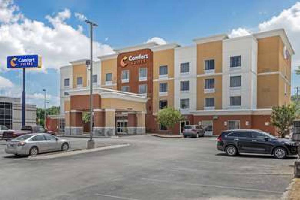 Comfort Suites East 1