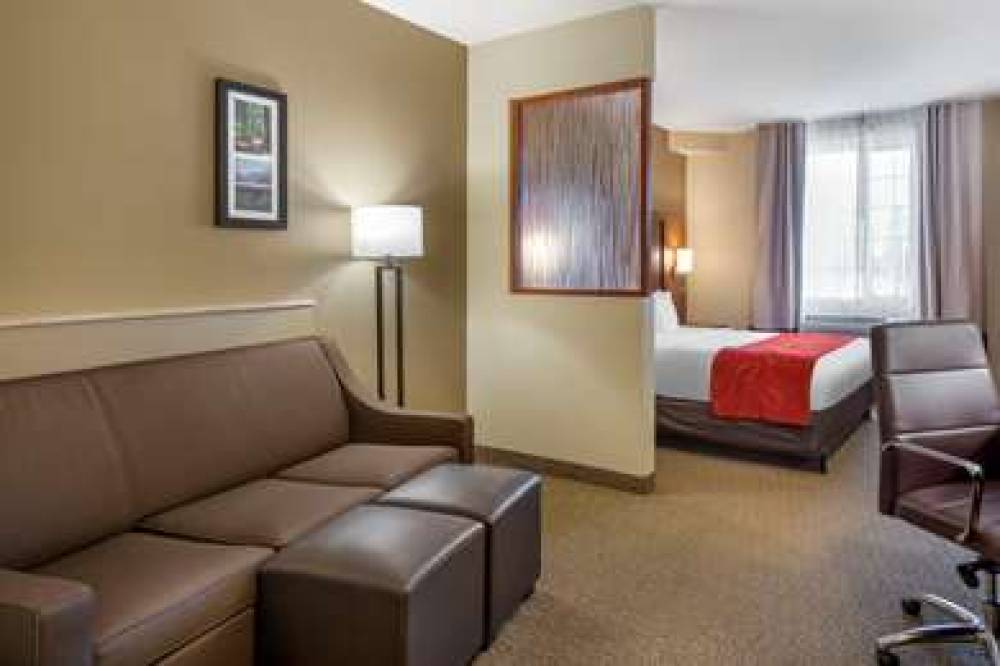 Comfort Suites Eugene 8