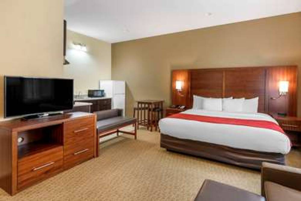 Comfort Suites Eugene 3