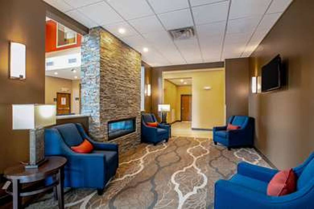 COMFORT SUITES FISHKILL NEAR INTERS 8