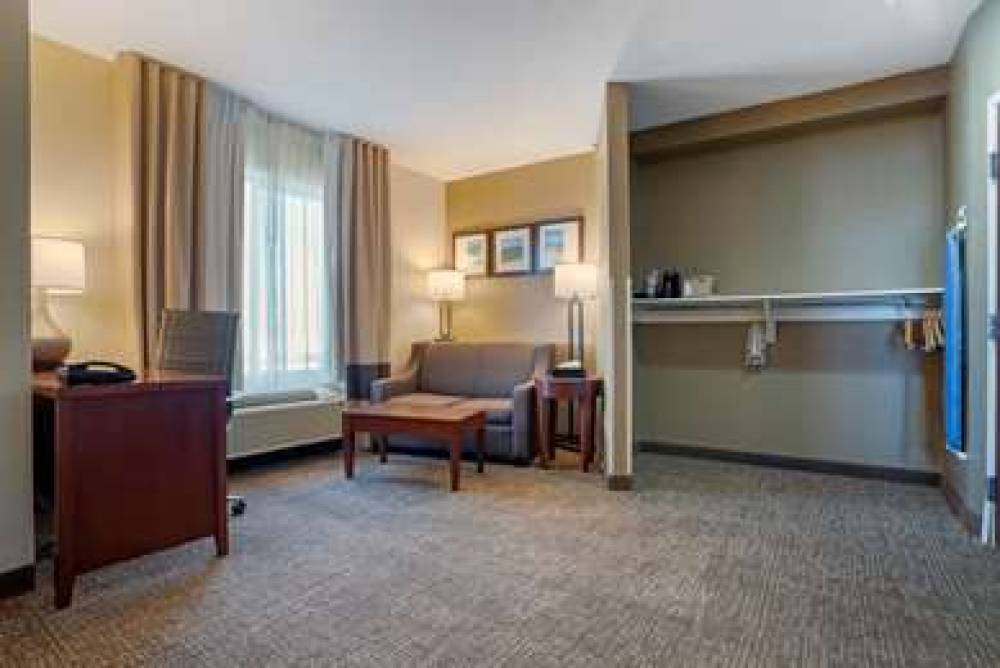 Comfort Suites Foley - North Gulf Shores 10