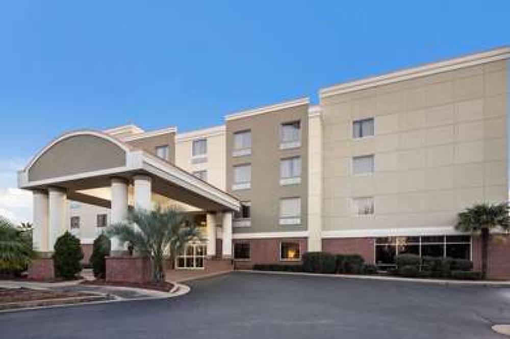 Comfort Suites Forsyth Near I-75 2