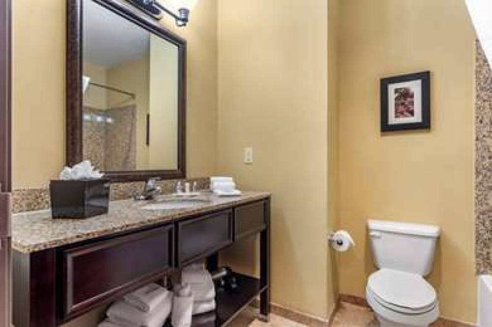 Comfort Suites Frisco 7