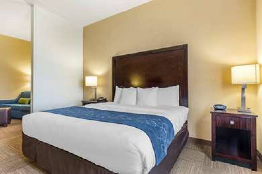 Comfort Suites Frisco 6