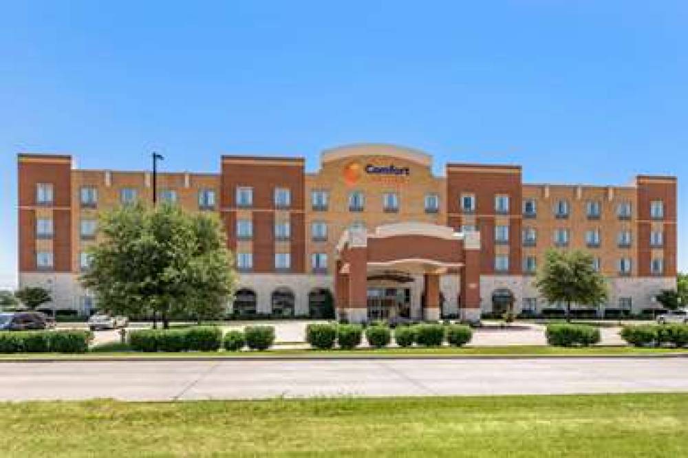 Comfort Suites Frisco 1