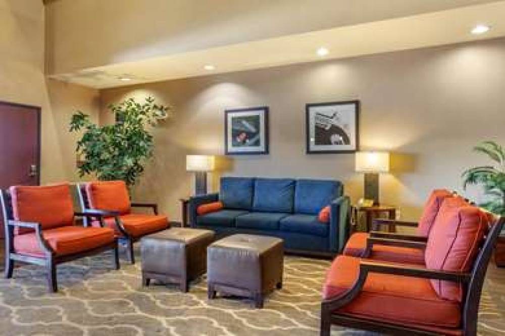 Comfort Suites Glendale - State Farm Stadium Area 6