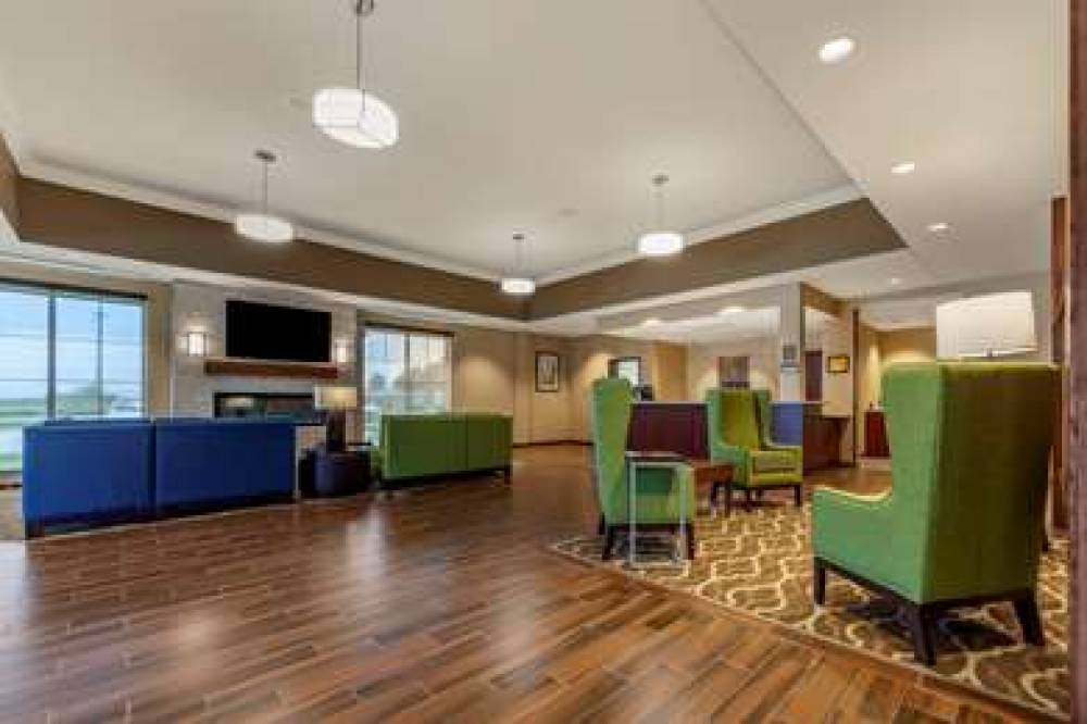 COMFORT SUITES GRAND ISLAND 7