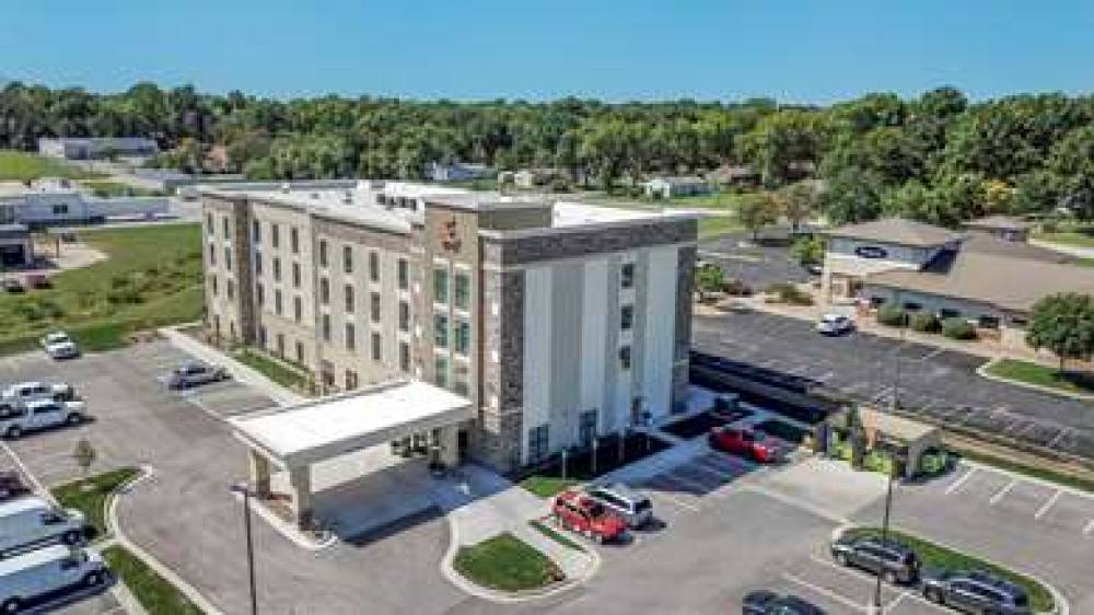 COMFORT SUITES GRANDVIEW - KANSAS C 3