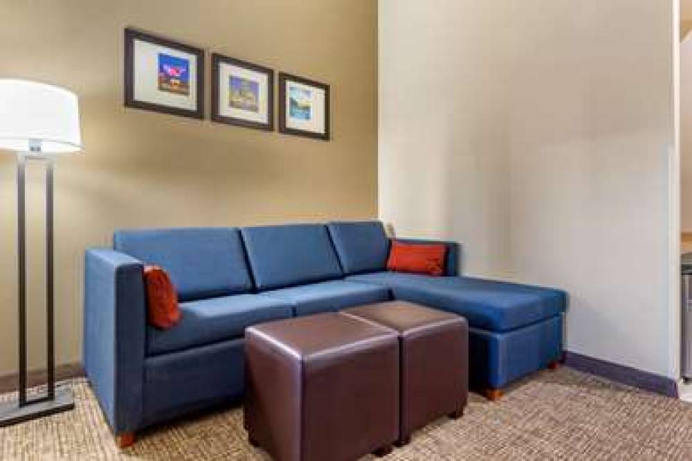 COMFORT SUITES GREENSBORO-HIGH POIN 8