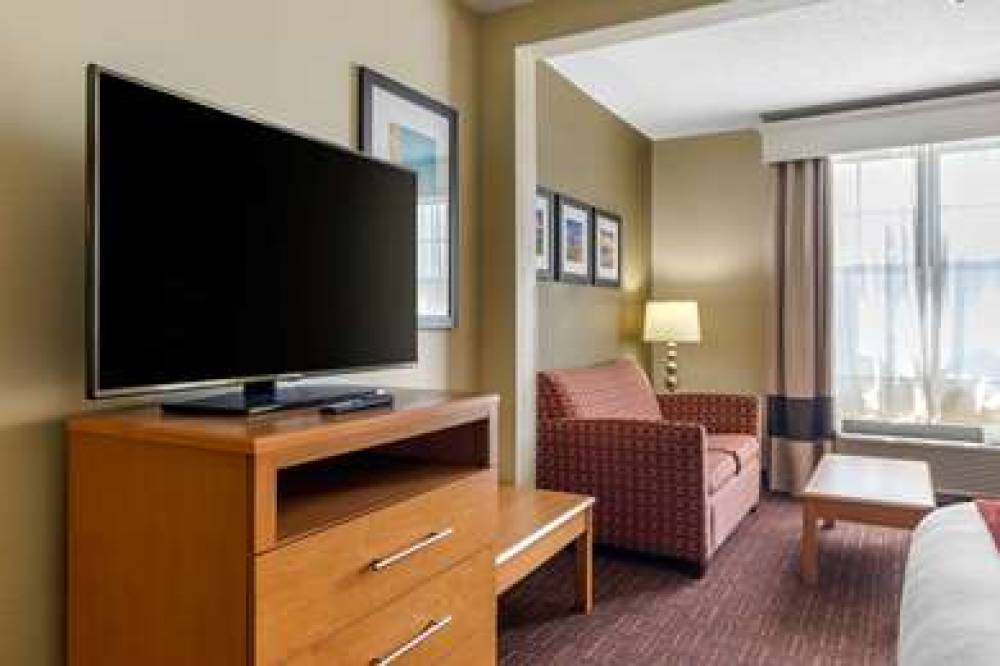 Comfort Suites Hanes Mall 9