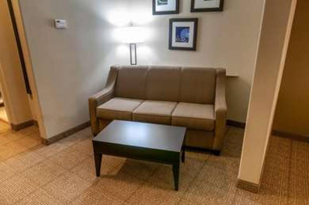 Comfort Suites Hobby Airport 9